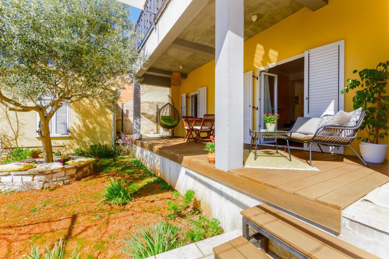 Apartment Macan, Beautiful Green Oasis พูลา ภายนอก รูปภาพ