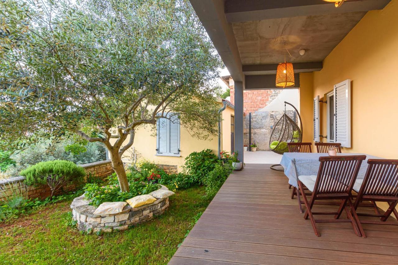 Apartment Macan, Beautiful Green Oasis พูลา ภายนอก รูปภาพ